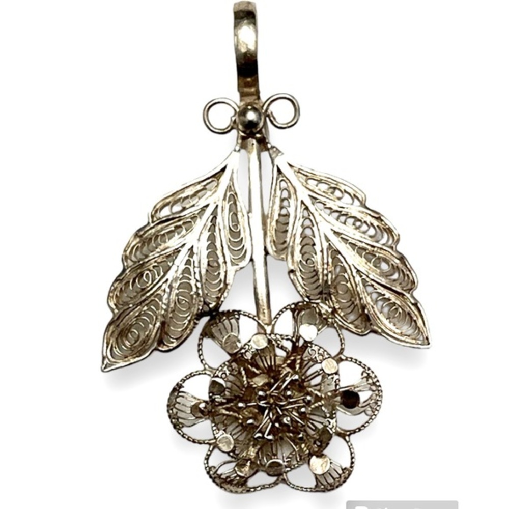 Vintage Spun Silver Filigree Wire Work Flower Pendant